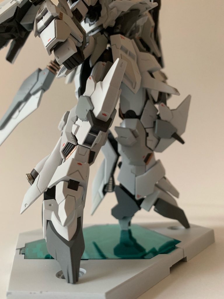 ムーンガンダムをベースにアメストなどをミキシング。格闘機なのでややボリュームをだしました。