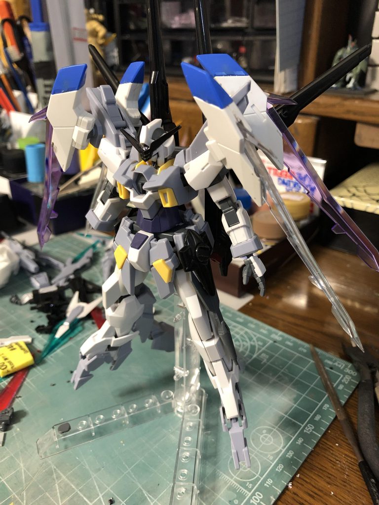 仮組み時です
肩のファンネルはオーライザーのパーツを使わせていただきました