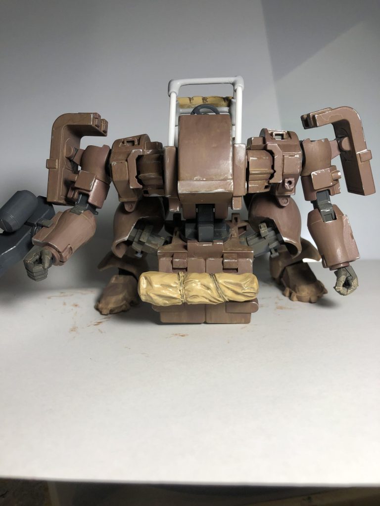 脚部は前後逆の逆関節なのでお座りできます