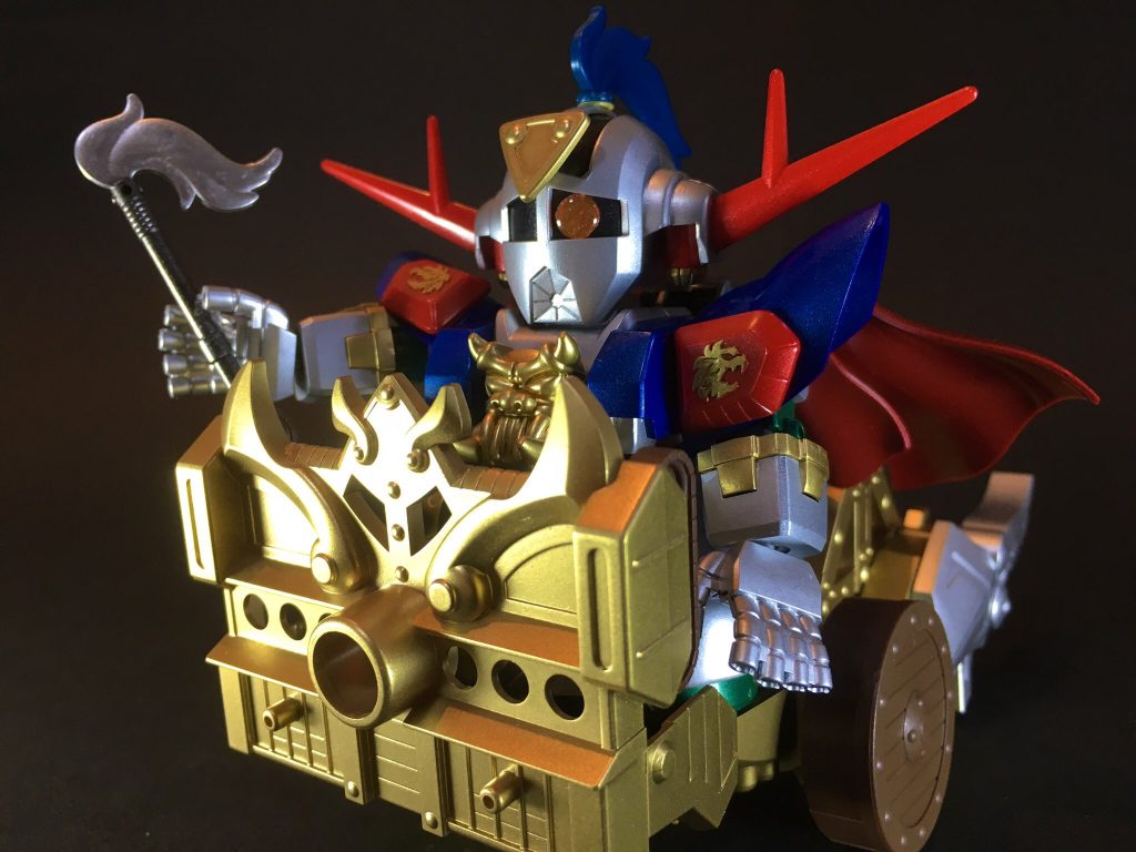 「東方の強国・斉の大軍師。
常に二手三手先を読んで戦う優れた戦略眼の持ち主で「斉孫子」とも名高い『孫臏兵法』の著者である。
若い頃、政敵の龐涓ザビ家による謀略で両脚切断の刑に処されてしまい、以来報復の機を虎視眈々と狙ってきた。