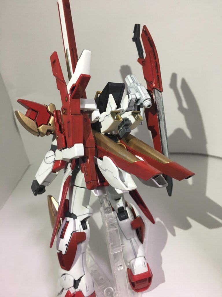 バックショット。
ミノフスキードライブも搭載しています。