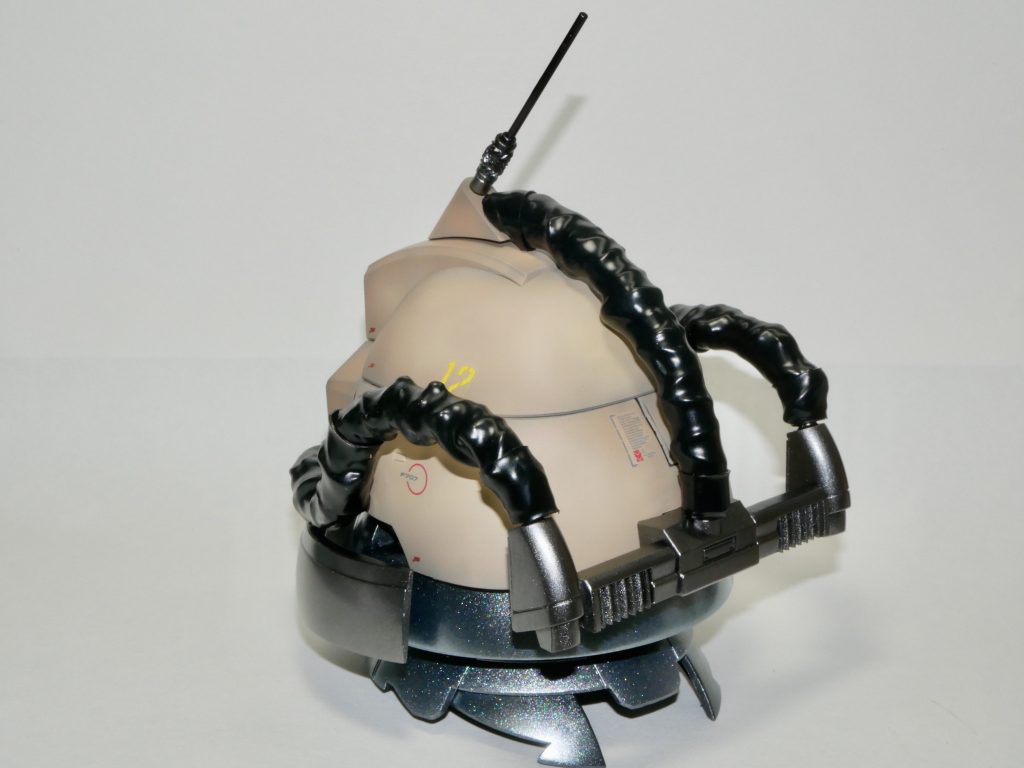 塗装の練習なのでほぼ素組み。
ヒケが多く表面処理が大変でした。
動力パイプだけはディテールがショボく感じたので、エナメル線と熱収縮チューブでシーリングっぽく改修しています。デカールもアクセントとして少しだけ。