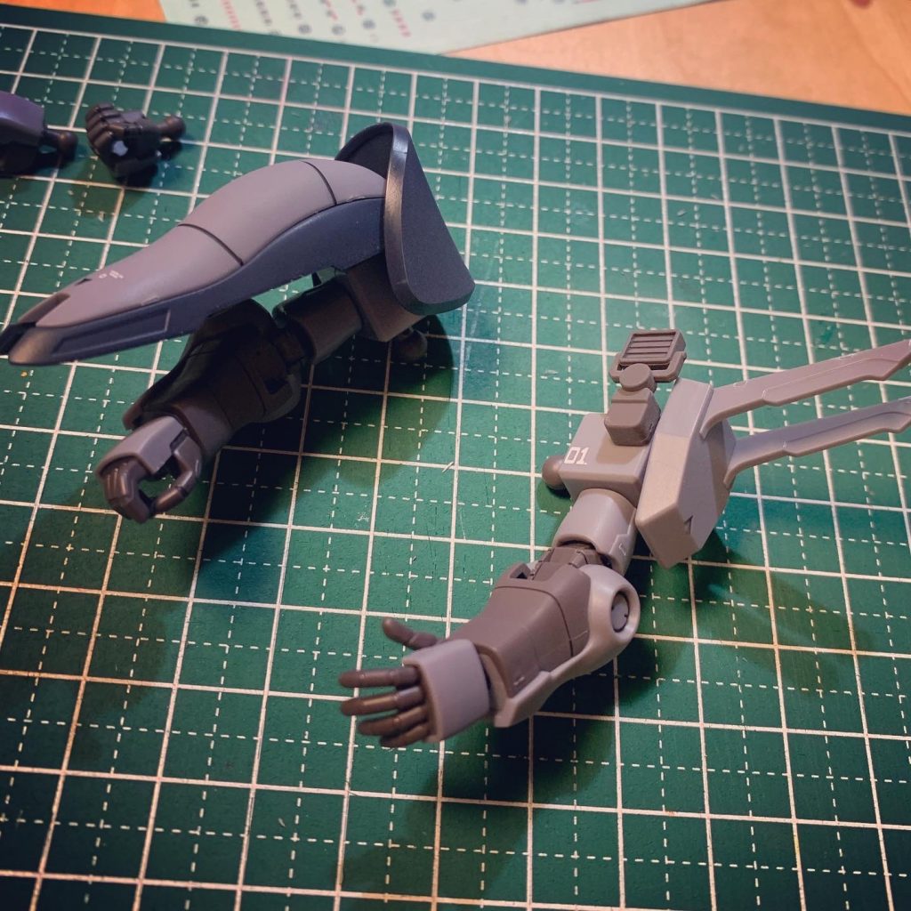 ナラティブverはサーチライト付きです。この位置がベストだったんだろうか。てかMSってそーゆー機能付いてないもんなのか。通信機器がグダグダなんだからモールス的な信号発信方法あってもおかしくなさそげな気もしなくもなくも。