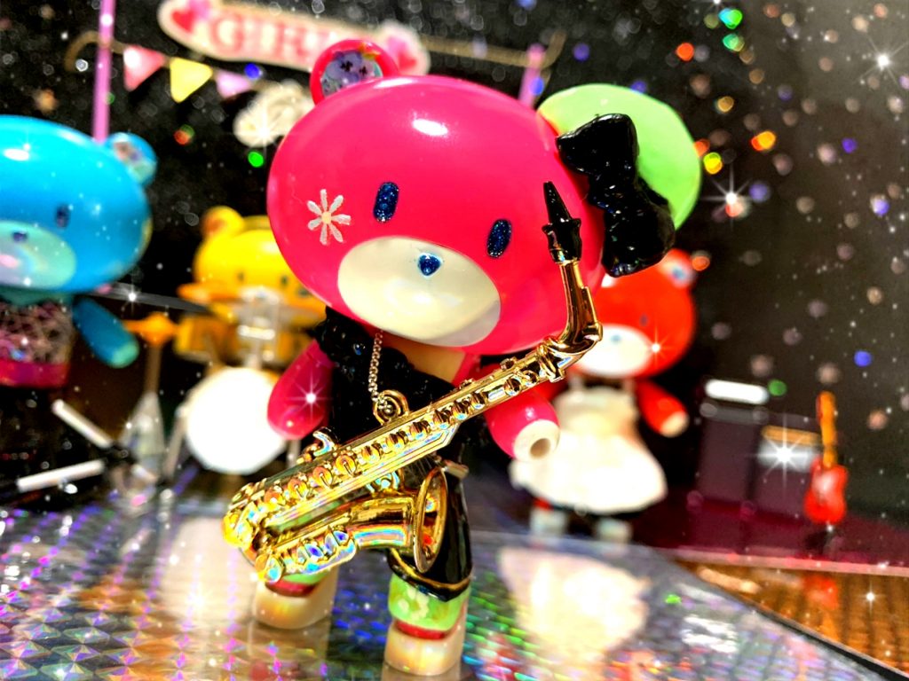 サックスのプリティインピンク
ブラックのセクシー系ワンピース。
今日はプチプチッガイは客席で観てます(という設定)