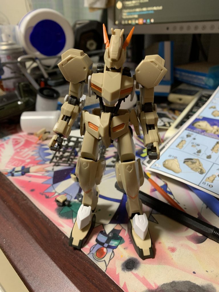 後ろの装備つけてない状態だと凄く細いですね。