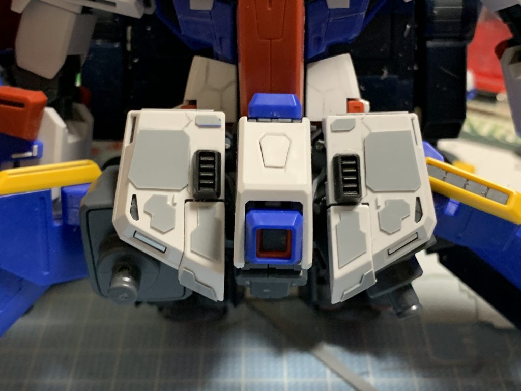 ペタペタ貼っていきます。