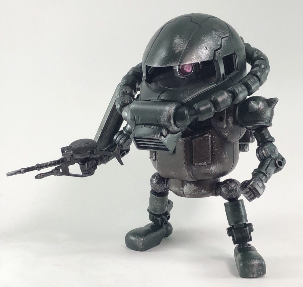 モビルハロにガシャのヘッドを載せるのは珍しくないネタになってきましたね。
企画の主旨には沿わないかと思いましたが自分に正直に、モビルハロからザクに寄せていくように作っていきました。