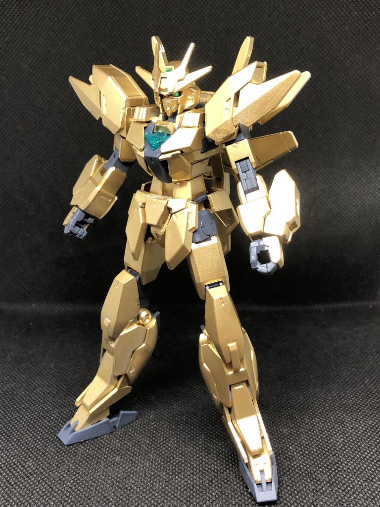 そしてアーマータイム(違)を経てアースリィガンダム爆誕!!!色補正は抜きにしても脚からはデルタ系列、上半身からはアカツキガンダムの気配を感じる...