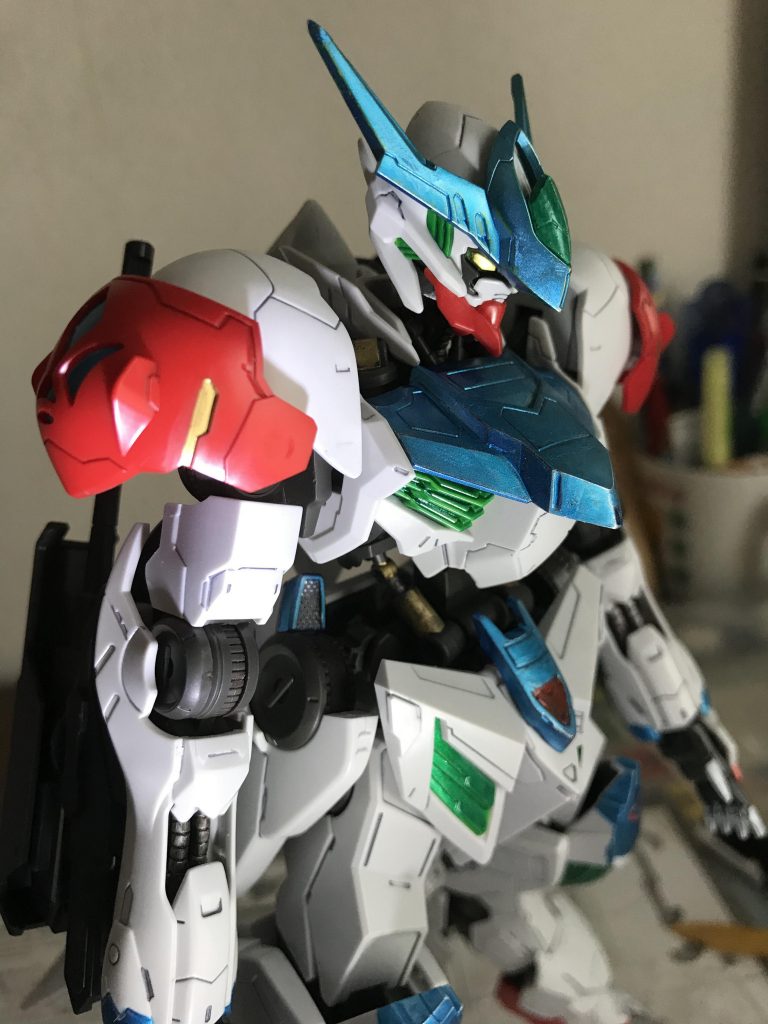 全てガンダムマーカーで塗装。筆は使ってないので、あまり綺麗では無いと思う。