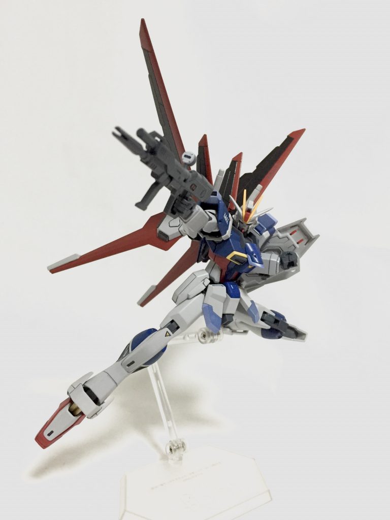 seedポーズもバッチリ決められますね！
ソード、ブラストもプラバン限定ですが商品化してます。
カラーリングは各色を濃い目にしてリアルタイプカラーっぽくしています。