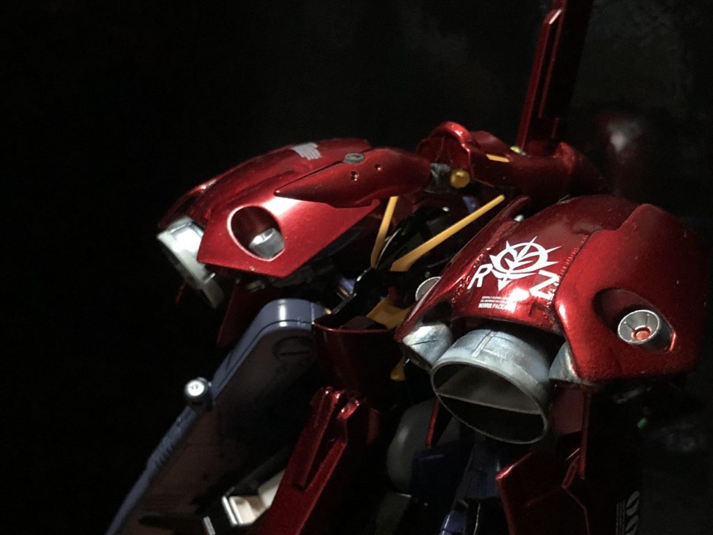 頭部カバーは開閉可能