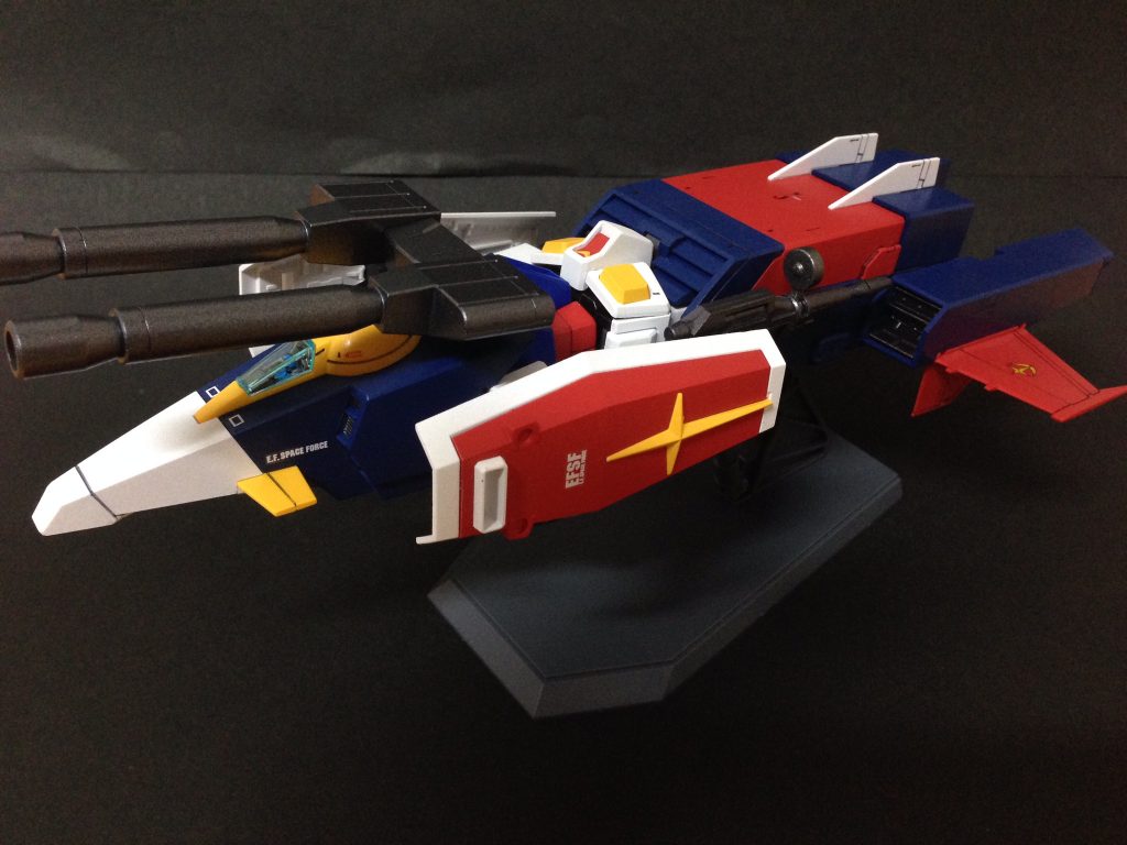 長いですね。HGUCは飛びそうな感じにアレンジされているのにシンプルにまとまってるのがいいですね。