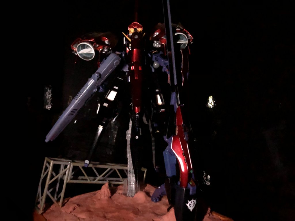 下から
照明弱目で