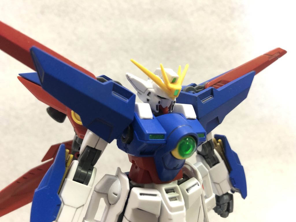 顔を削り込んで、スリットを無くしました。ちょっとしたオリジナル要素?