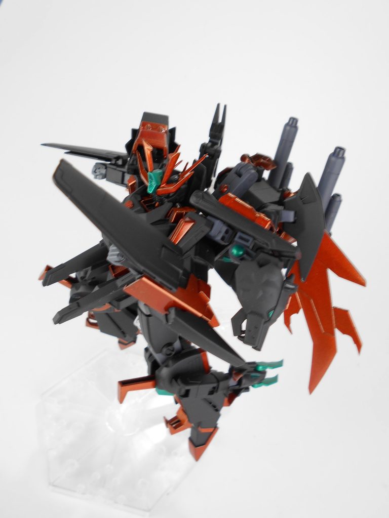 ヒートウイング。原点機と同じ武装で実体がある分、ビーム系統の武器とも渡り合えます。