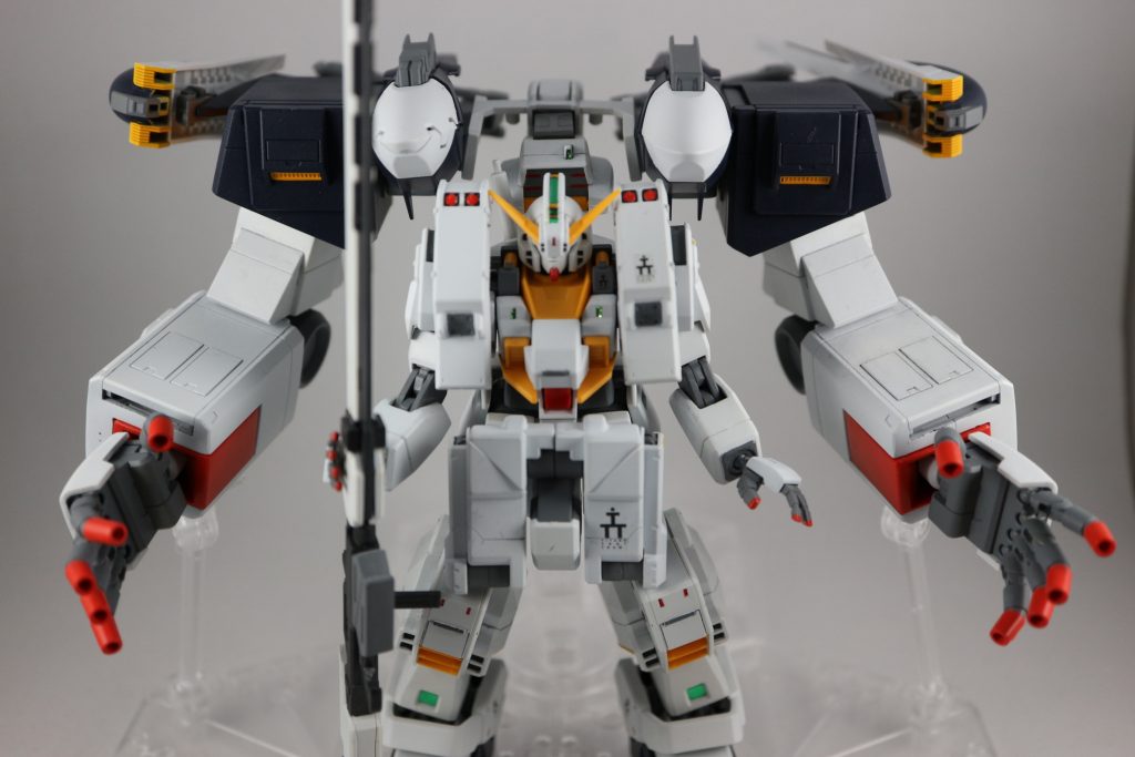 発表当初は雑誌付録多々買い推奨の形態な上にサイコガンダムの腕を犠牲にしなければいけないということも含めてインパクトのある形態でした