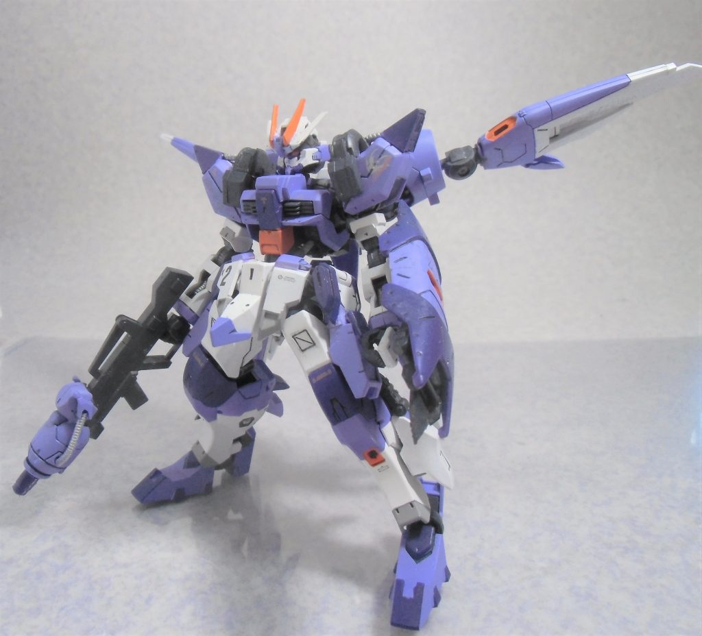 レギュレーションの関係でプラ板を使用できなかったので、羽や盾の一部にランナーのネームタグを使用しています。