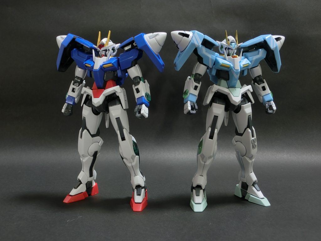 放送当時に制作したHGダブルオーと。なるべく当時やった工作を踏襲し、年月の経過を確かめるのが楽しかったです。