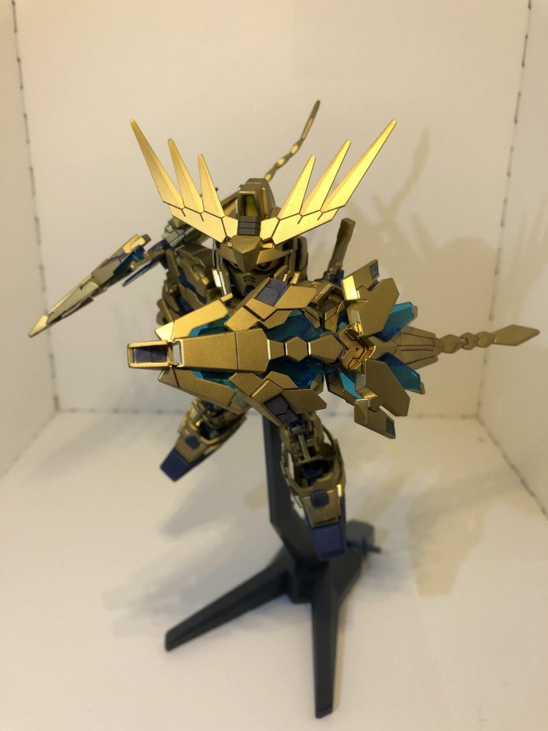 腕の突起がカッコ悪かったのでアームドアーマーを移動させました
背中についてるほうがカッコいいと思ってましたが、付けてみると腕でもカッコイイです