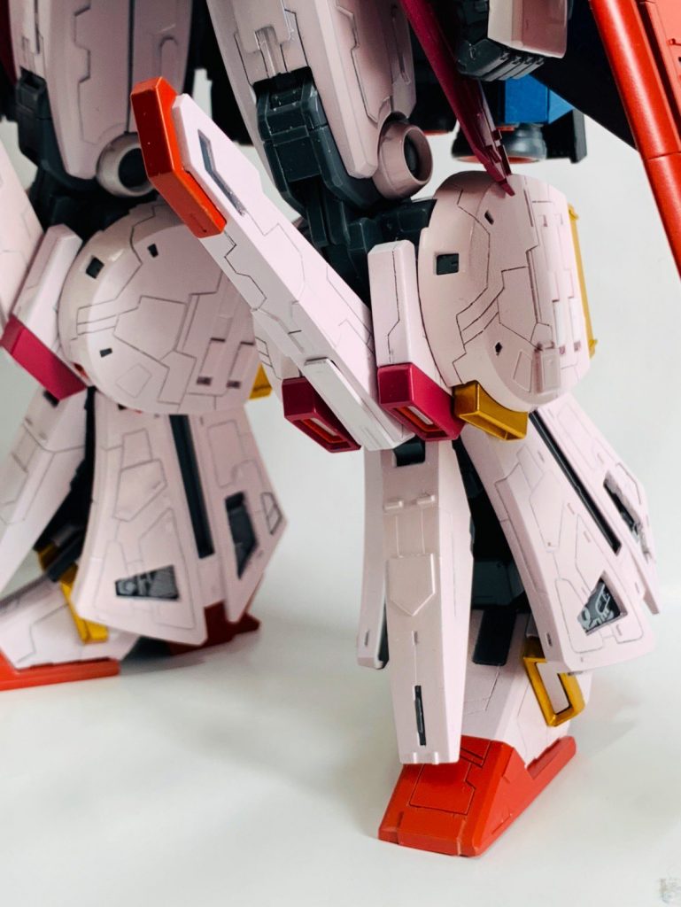 色付け後、デカール前。ここが1番エロいかもしれない。