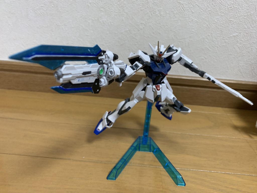 作った時期にオルタナティブストライクが発表されたので急遽カレトヴルッフを装備しました