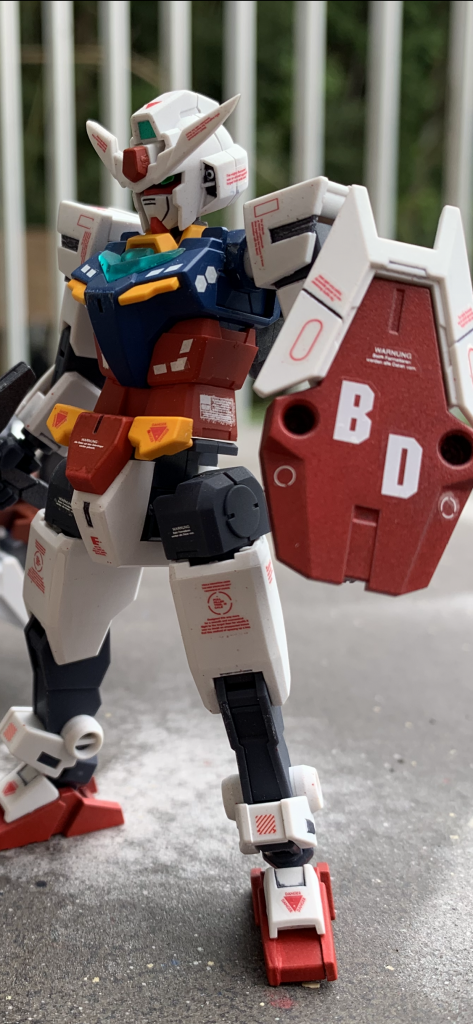 盾の「BD」はビルドダイバーズのBDです。