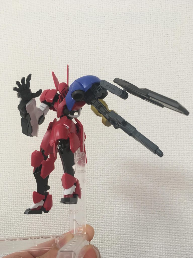 ミキシング検討時
同じシリーズなので、組み合わせを変える程度の簡単ミキシングです。
盾が欲しかったので、肩に着けられるように加工しました。