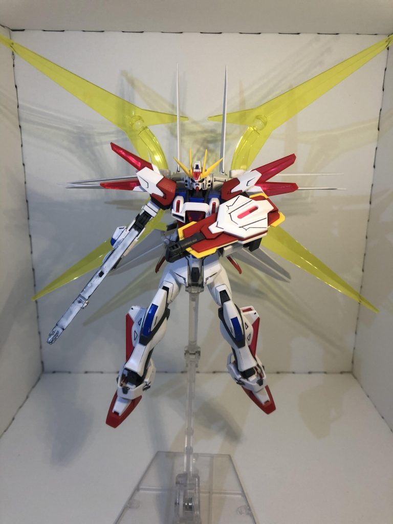 巡航モードでの急停止とかはエフェクトを前に吹かせるのかなーって感じです

でも前にエフェクトを持ってくる形態は
射撃系のイメージが強いですね