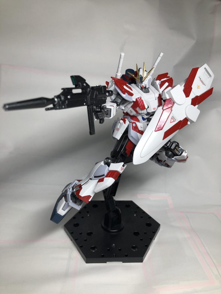 ポージング
最新のキットだけあって稼働域が凄まじく広いですね。