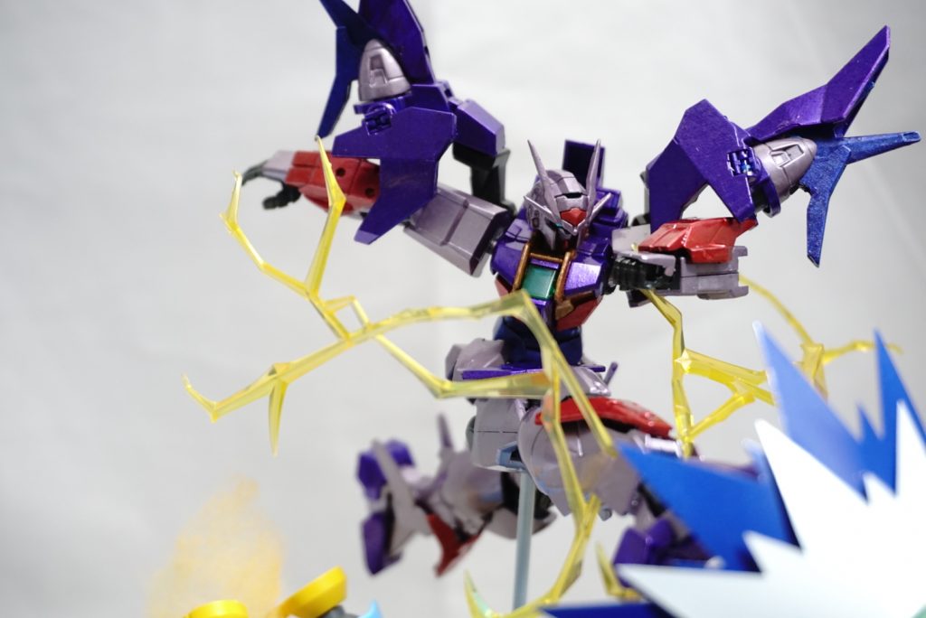 ダブルオースカイ
通常色のをトランザム風に塗装したので、マスコン対象じゃないのに一番手がかかりました