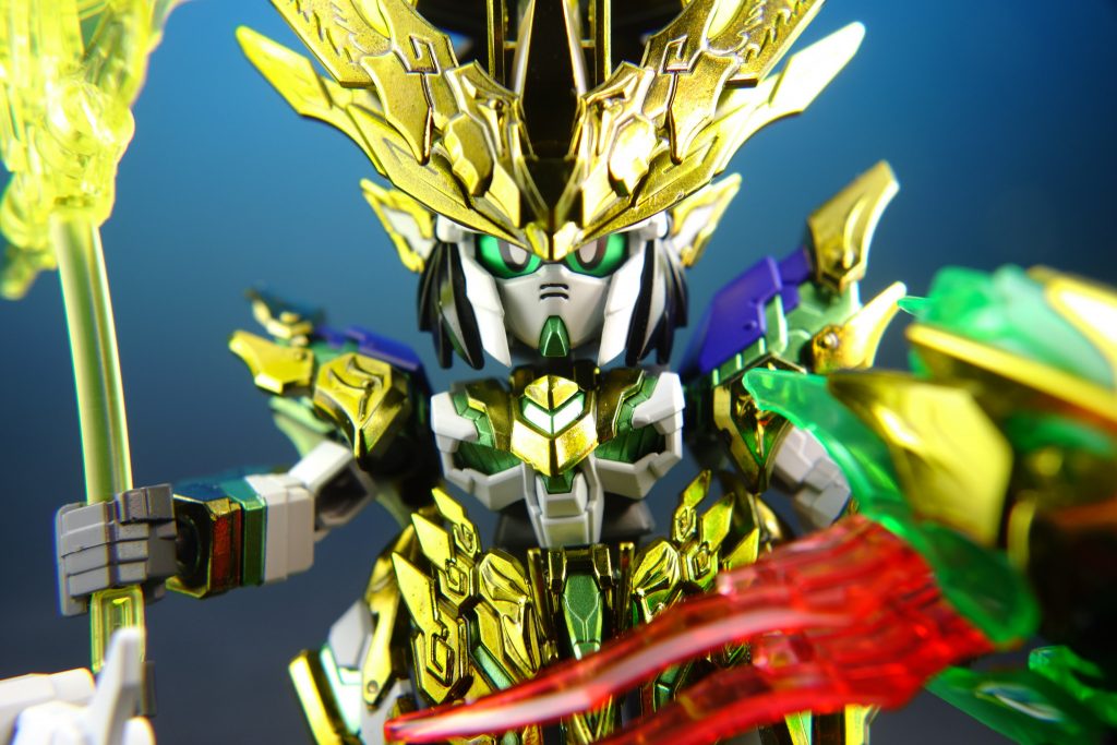 デフォルトだと白目がみえないのでかなり削り込みました