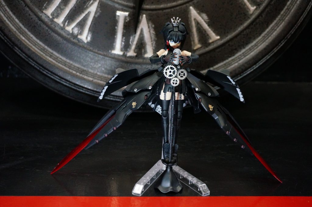 キットはGルシファーのファンネルを装着したのみでほぼ無改造。塗装は缶スプレーと筆塗。鋭利なドレススカートをイメージして作成。Das Feenreich！