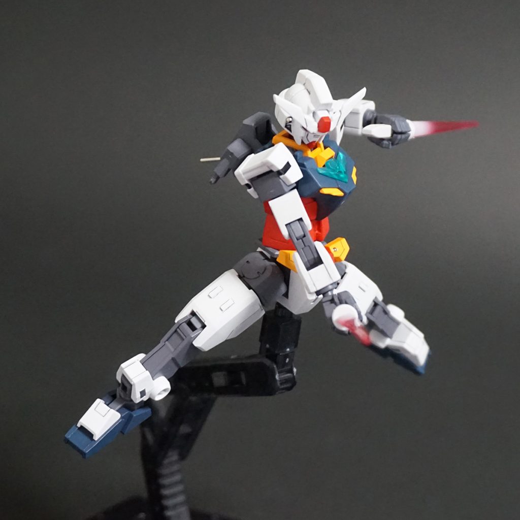 同じくビームサーベルを持たせて