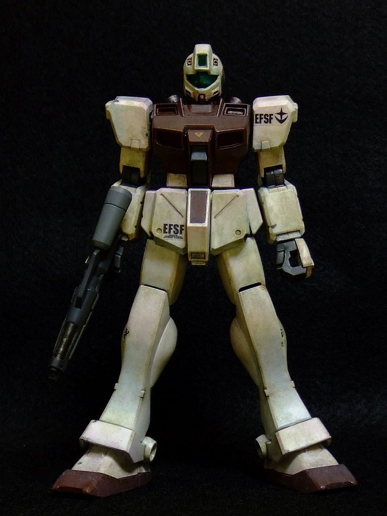 フィルタリキッドを6色か7色使って、影、反射、汚れ、ヤケ、色褪せなどをほんのりと表現したつもりです