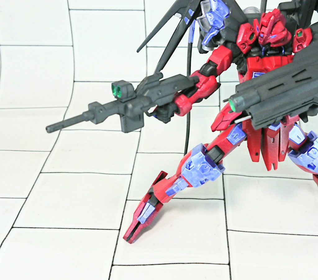 サブマシンガン。ヴィダールのライフルをショートバレルにしたお手軽改造。センサーはサンドロックの肩から持ってきました。