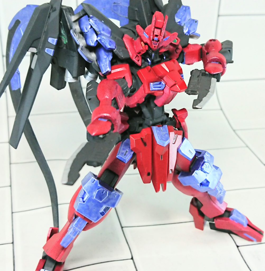 ハンドガン。ヴィダールのハンドガンにハンターエッジを取り付けたもの。ハンターエッジは攻撃と言うより防御用ですね。