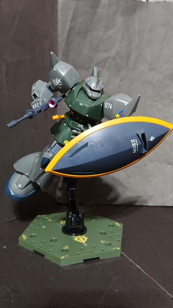 学徒兵のゲルググはどうも悲しすぎるので先行配備されたそこそこなエース向けって感じの機体です