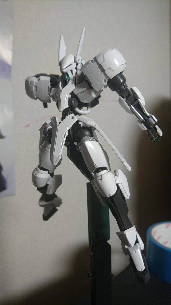 サーフェイサーとカラースプレーで塗装