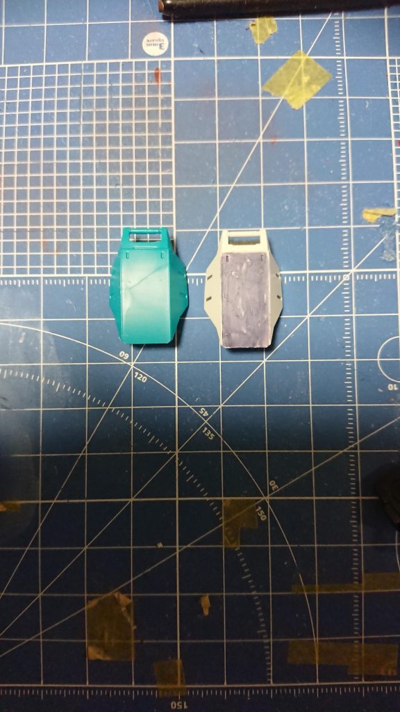 肩のスラスターはグレイズリッターのものを、バルバトス第6形態のものに似るように加工しました。
バーニアはシタデルカラーで筆塗りしました。
因みに、なぜそうしたかというと第6形態の肩のスラスターがなかったからです。(笑)