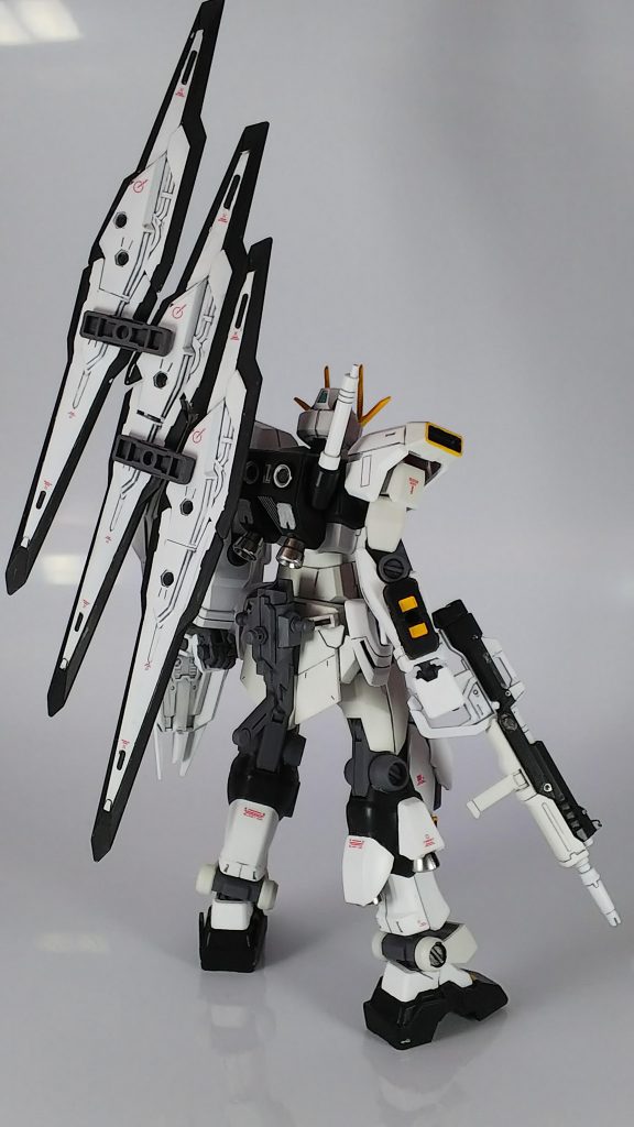 ニューガンダムFAKE–3枚目/制作者：MSR