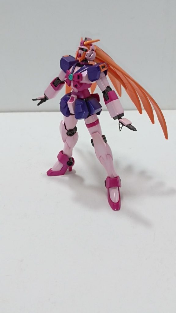 バーサーカーモード。
こちらはグラデーション塗装を施した後、パールカラーで仕上げました。