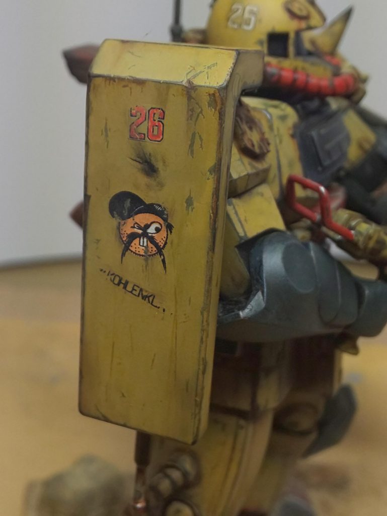 盾のマーキングは 戦車好きなら誰もが知ってる有名マーク♪ 古いデカールでしたが なんとか貼れました。