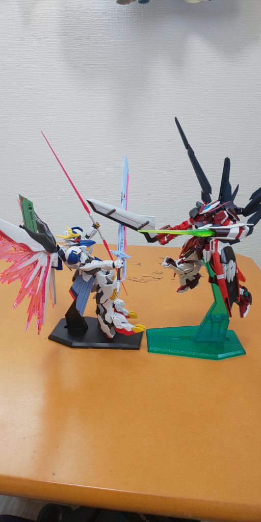 最後は兄弟喧嘩で〆。どちらも背負い物がでかくて引きになっちゃいますね。カメラに納めるのが難しい。閲覧ありがとうございました(*￣∇￣)ノ