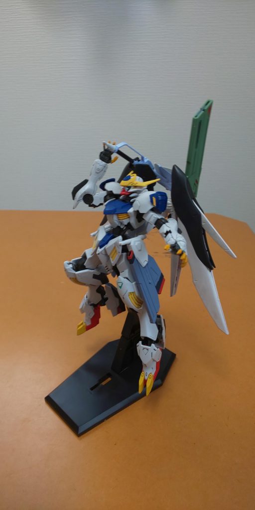 ここからは武器を。アームを伸ばして、