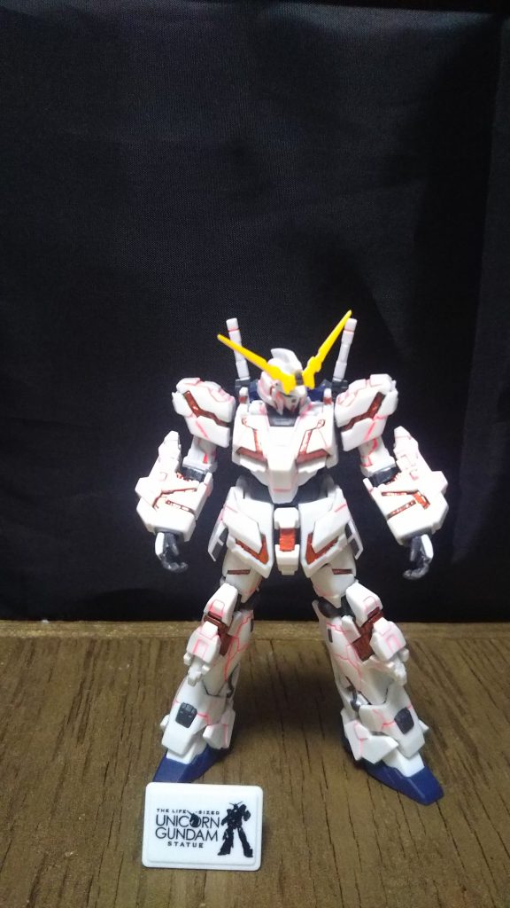 自分は一個で満足だったのですが、なぜか嫁さんのコンプリート魂に火をつけたか、二連続で嫁さんガチャガチャ！出てきたのは二つとも緑のサイコフレーム仕様。三連続は諦めました。