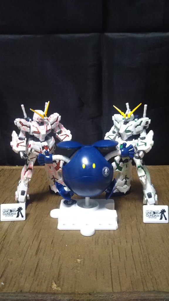 ということで、一つはガンダムマーカーメタレッド筆塗りで赤いサイコフレーム仕様に換装。思いの外キレイです。