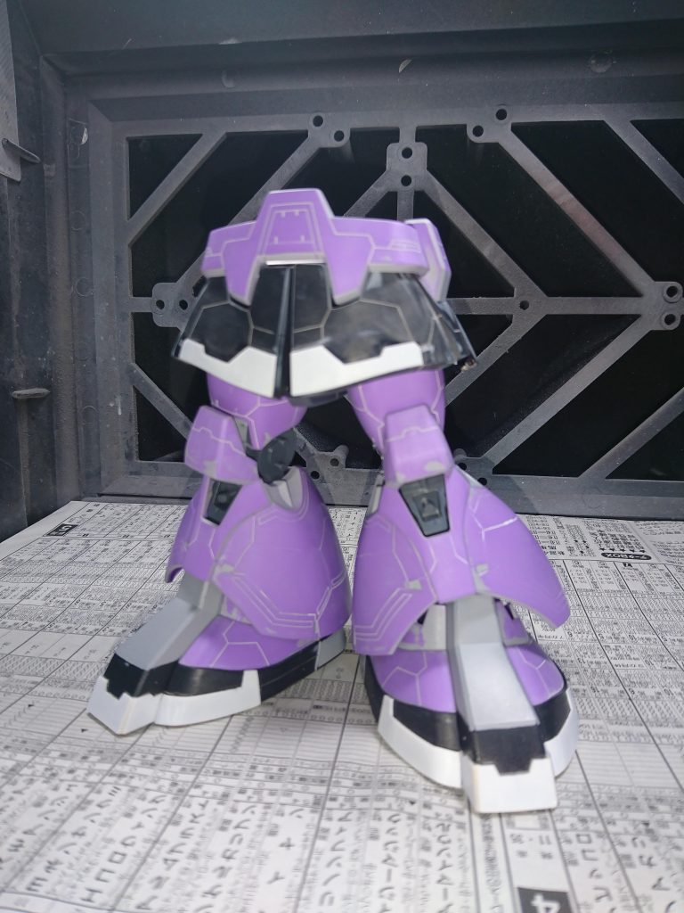 工作後、下半身仮組。