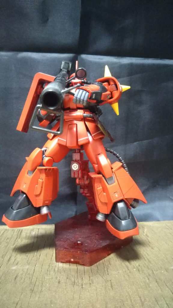 自分で言うのもなんですが、素組に見える‼️でも肩アーマーの裏のポリキャップは塗られてますよ。