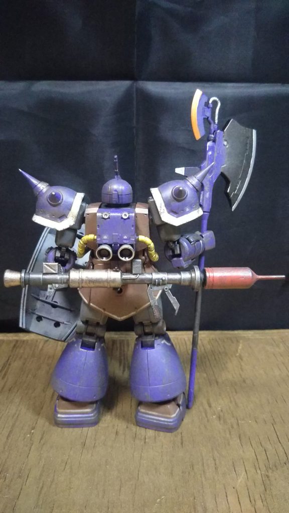 後ろ姿。飛道具も後部に積載完了。