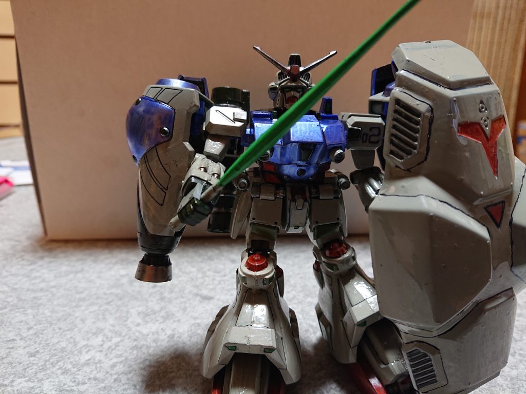 ビームサーベルを構えて、ポーズ！